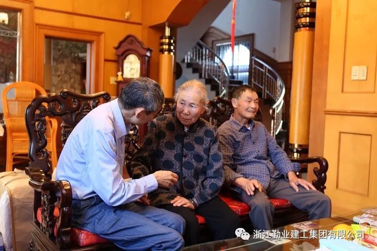 1539569002931393.jpg 640.jpg