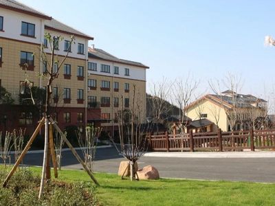 界牌新村、绿城御园、恭和院三个小区，以及社区党群服务中心、养老中心、卫生服务中心、托幼机构等公共配套建设
